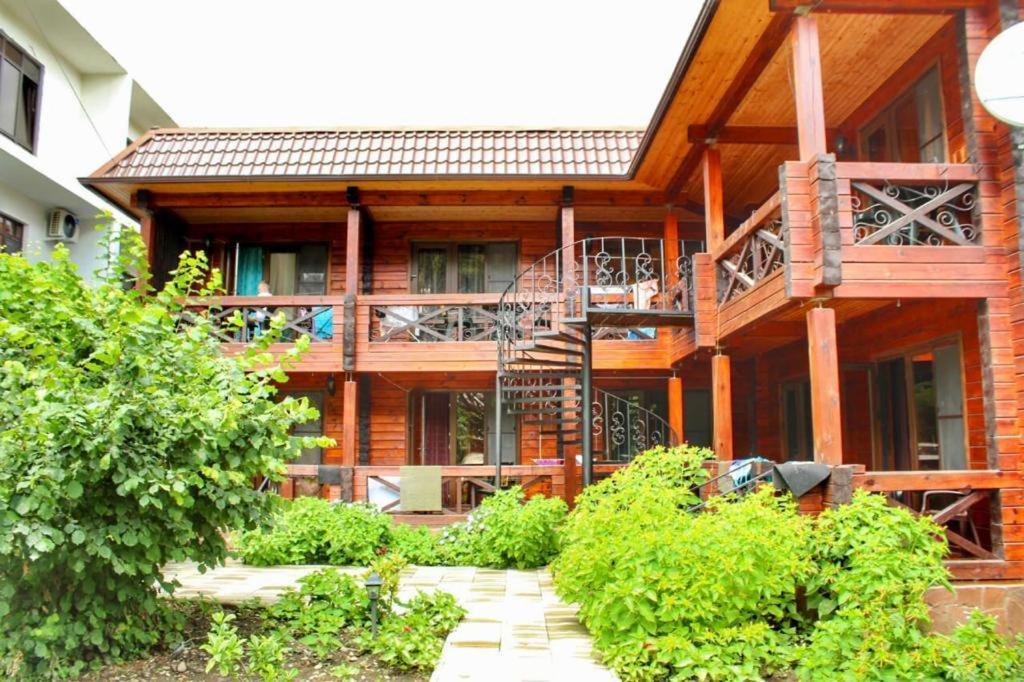 بيزوندا Guest House Sirius المظهر الخارجي الصورة